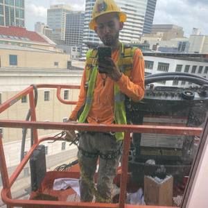 Meet your Posher, Luis